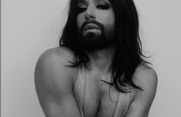 Мастер перевоплощения: полураздетая Кончита Вурст поразила фанатов новым образом