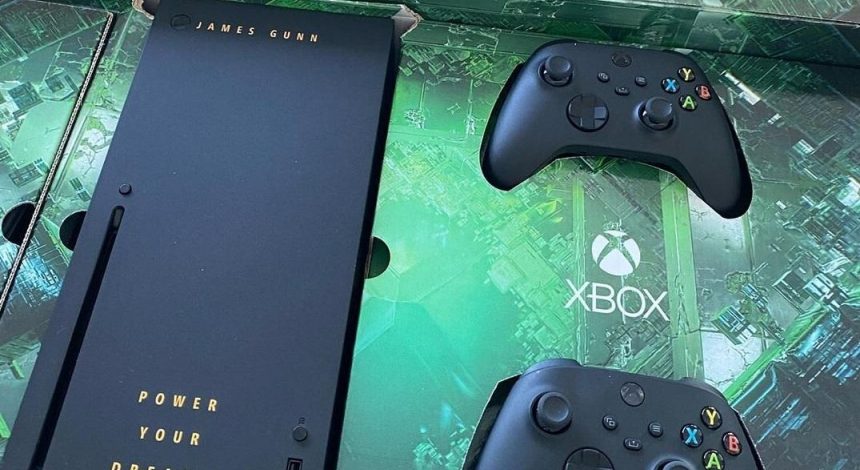 Режисеру "Вартових Галактики" надіслали іменну консоль Xbox Series X