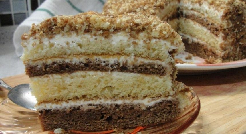 Самый вкусный Сметанник: как приготовить торт с нежным кремом
