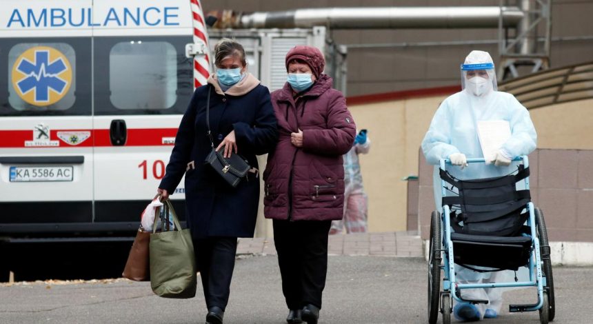 В Киеве более 70% смертей из-за COVID-19 - это люди старше 65 лет