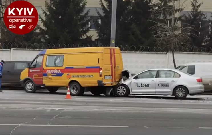 ДТП на проспекті Лобановського / скріншот ДТП на проспекті Лобановського / скріншот