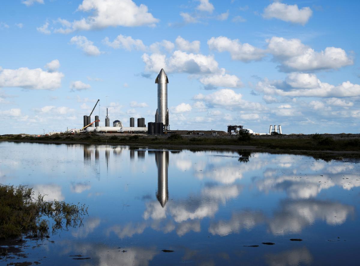 Ракета Маска взорвалась при испытании / фото REUTERS Ракета Маска взорвалась при испытании / фото REUTERS