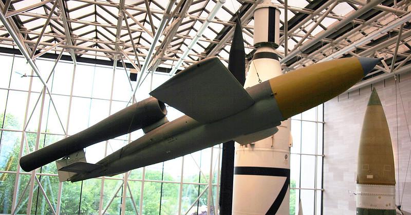 За допомогою V-1 Третій рейх бомбардував Велику Британію в часи війни / фото Flickr/Tim Evanson За допомогою V-1 Третій рейх бомбардував Велику Британію в часи війни / фото Flickr/Tim Evanson