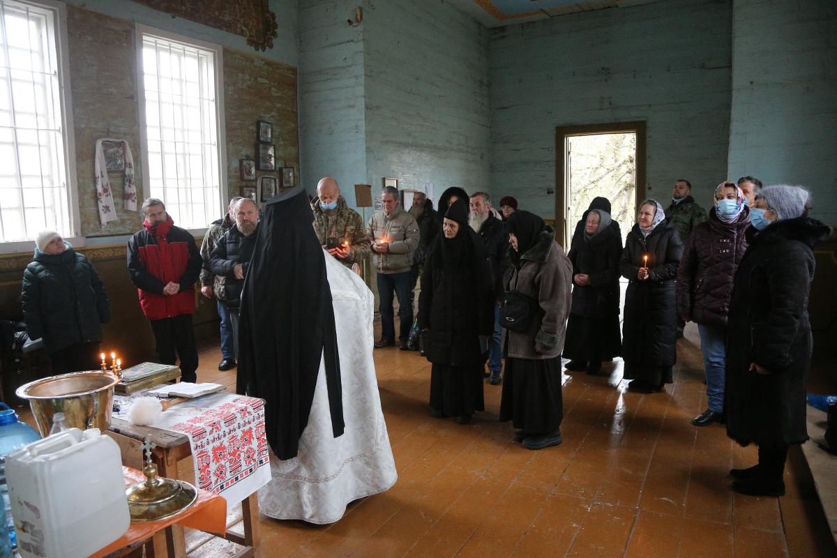 На церковные праздники в Красно съезжались не только из соседних сел, но и из Беларуси / фото Виктор Ковальчу