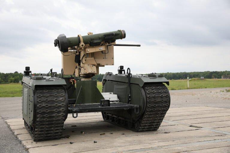 Роботами с ракетами Javelin будут управлять пехотинцы из новых БМП / фото Breaking Defense Роботами с ракетами Javelin будут управлять пехотинцы из новых БМП / фото Breaking Defense