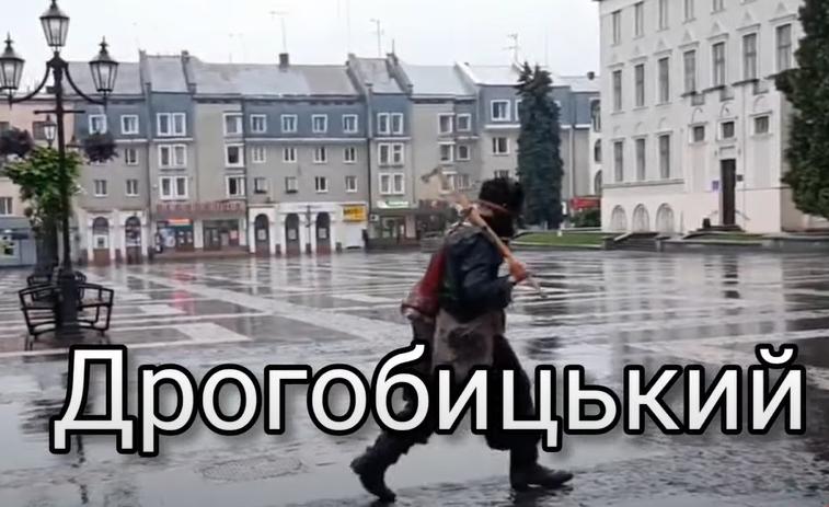За інформацією місцевих ЗМІ, зловмисник пошкодив пам’ятник, відтявши йому пальці / Скріншот За інформацією місцевих ЗМІ, зловмисник пошкодив пам’ятник, відтявши йому пальці / Скріншот