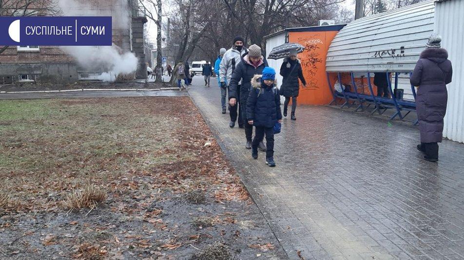 У Сумах вже не так слизько, як було днями раніше / Фото suspilne.media У Сумах вже не так слизько, як було днями раніше / Фото suspilne.media