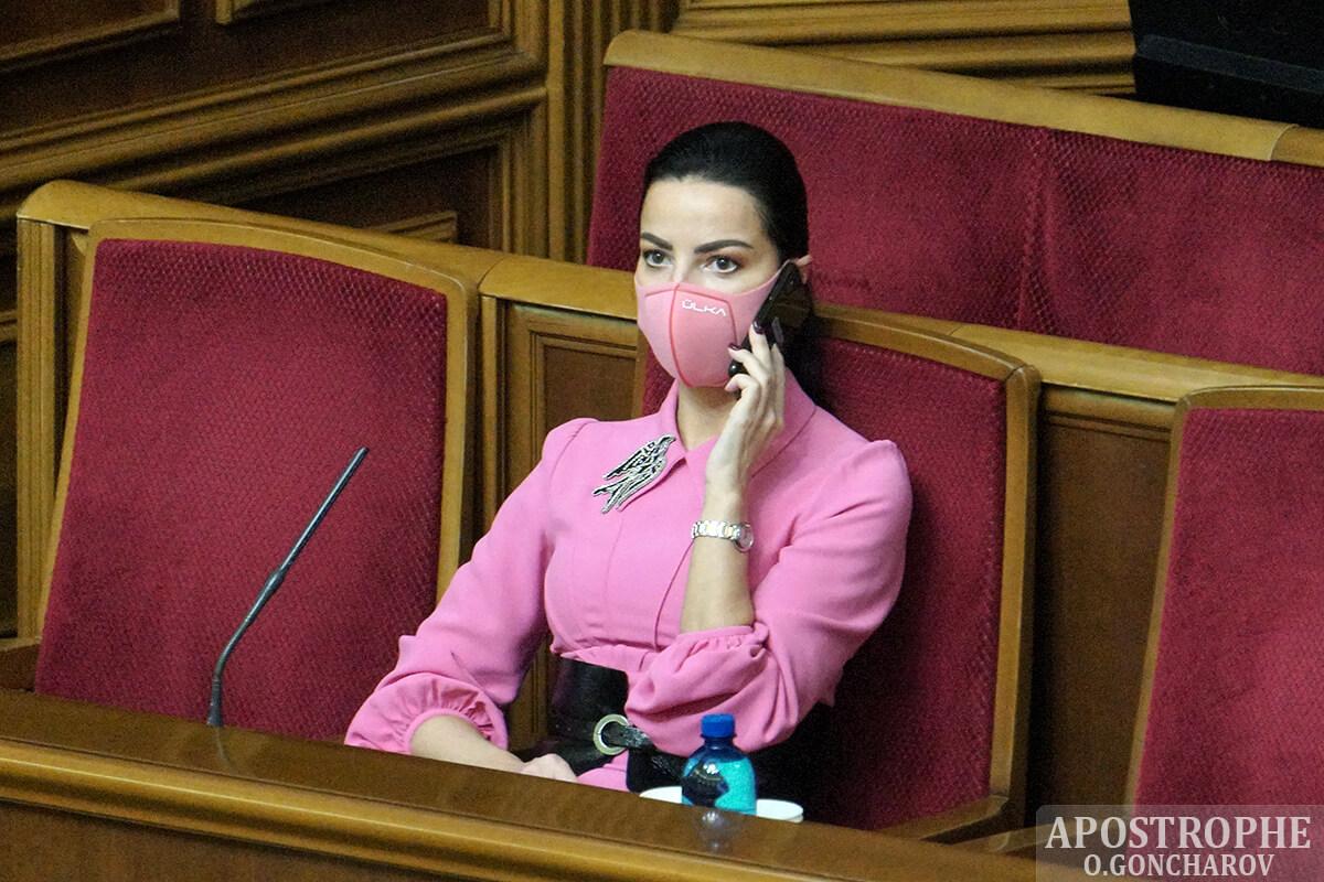 Депутат показала стильный образ / apostrophe.ua