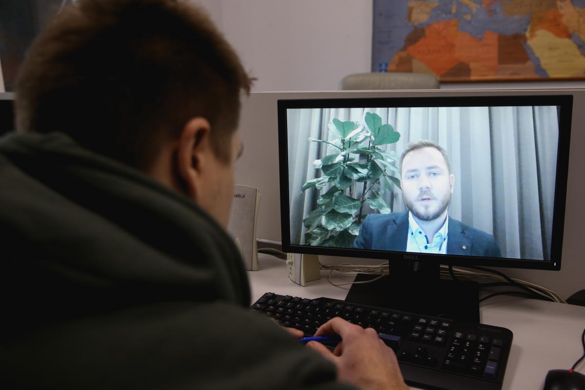 'Метинвест' в формате виртуального пресс-тура продемонстрировал крупнейший в истории Украины экологический проект на Мариупольском меткомбинате (фоторепортаж) 'Метинвест' в формате виртуального пресс-тура продемонстрировал крупнейший в истории Украины экологический проект на Мариупольском меткомбинате (фоторепортаж)