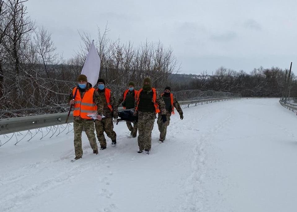 ООС новини - у бойовиків забрали тіло українського бійця, але причин смерті не знають / t.me/UkrdelegationTCG ООС новини - у бойовиків забрали тіло українського бійця, але причин смерті не знають / t.me/UkrdelegationTCG