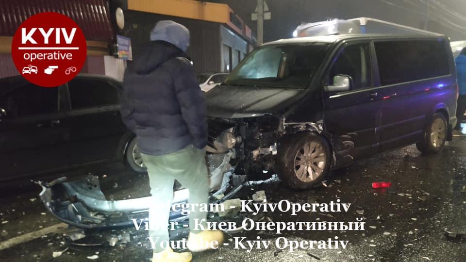 Авария произошла на перекрестке / Киев Оперативный Facebook Авария произошла на перекрестке / Киев Оперативный Facebook