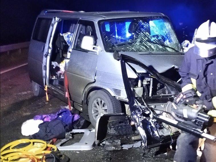 Среди пострадавших в аварии – двое детей / фото ГСЧС Среди пострадавших в аварии – двое детей / фото ГСЧС