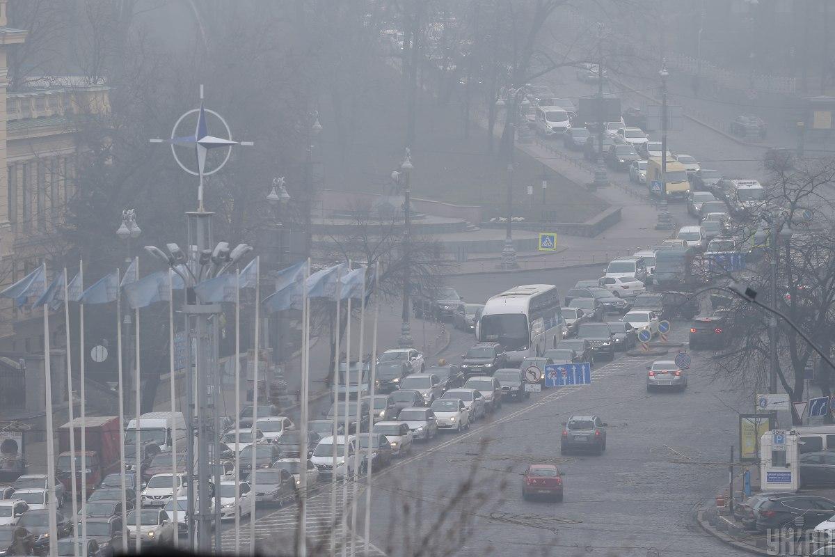 Traffic jams Kiev: where you see jams on Friday, December 18 / Photo by UNIAN, Vyacheslav Ratinsky