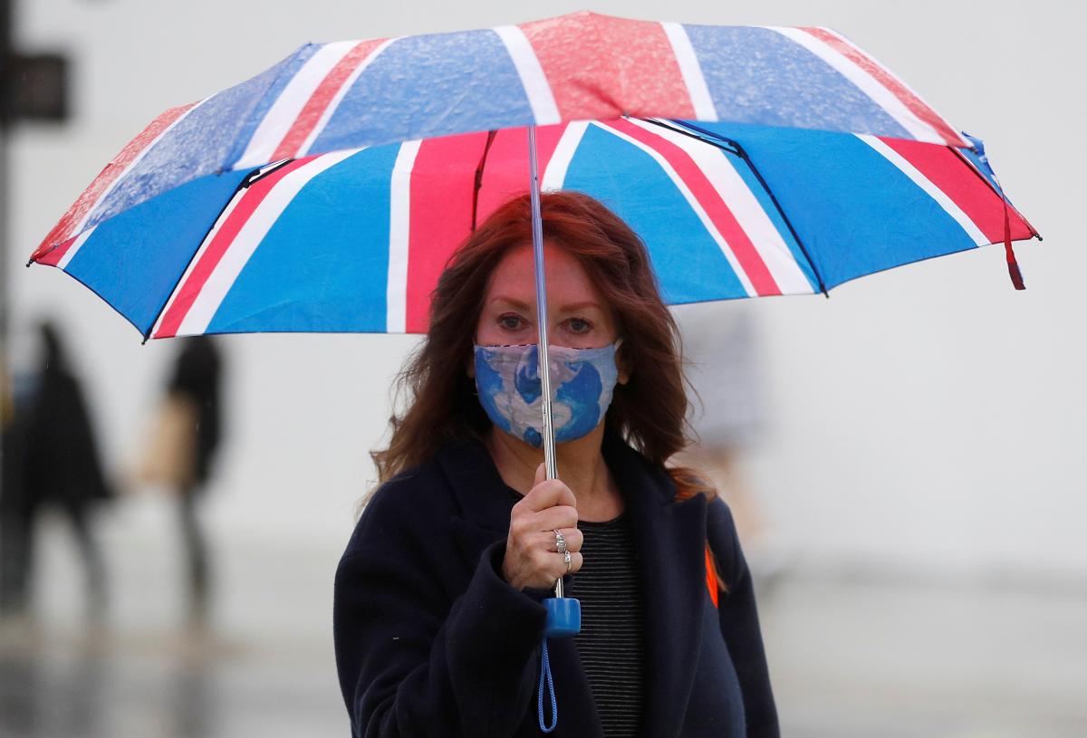 Великобританія посилює правила в'їзду через штам "омікрон" /фото REUTERS
