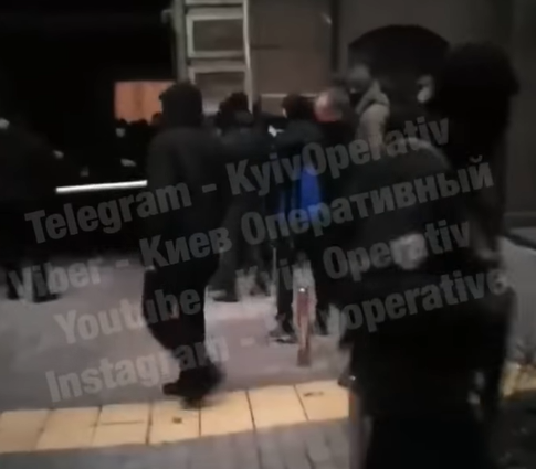 Адвокат Микитася заявил, что офис 'Укрбуда' после перестрелки контролируют люди 'Лешего' Адвокат Микитася заявил, что офис 'Укрбуда' после перестрелки контролируют люди 'Лешего'