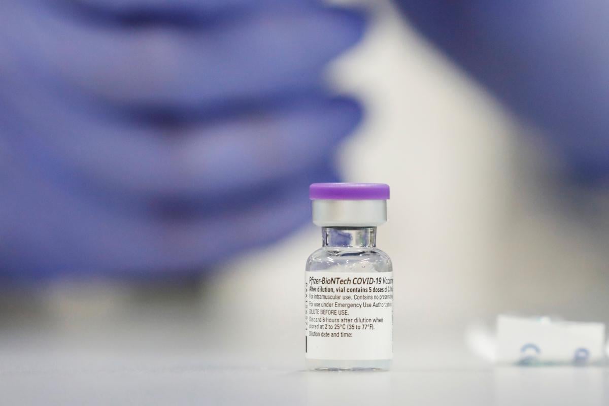 В страну будут поставлены дополнительные дозы вакцины Pfizer \ фото REUTERS