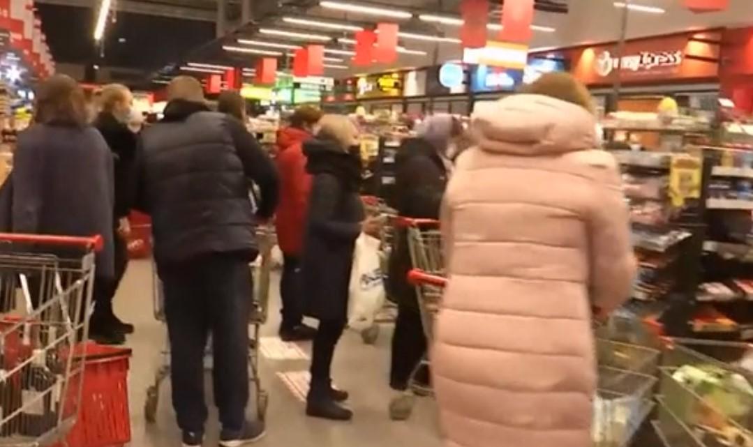 Сьогодні у магазинах очікується найбільший ажіотаж / скріншот Сьогодні у магазинах очікується найбільший ажіотаж / скріншот
