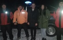 Романтичне освідчення: львівські рятувальники відшукали пару, яка заблукала у горах (фото)