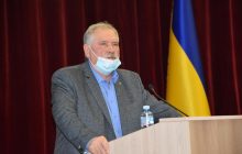 Демарш депутатів та сльозогінний газ: у Сумах відбулася перша сесія облради (фото)