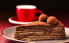 Нежно-шоколадный торт "Спартак": как приготовить невероятный десерт