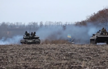 На Донбасі танкові підрозділи ЗСУ провели навчальні маневри з ведення оборонного бою (відео)