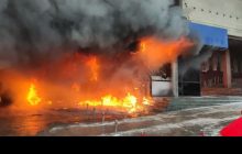 У центрі Києва сталася масштабна пожежа в ресторані (фото, відео)