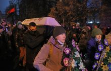 "Похороны правосудия": активисты на Банковой устроили траурную процессию из-за "дела Шеремета" (фоторепортаж)