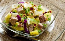 Салаты с консервированным тунцом: самые вкусные праздничные рецепты