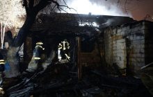 В Днепре произошел пожар в доме, три человека погибли (фото, видео)