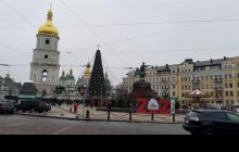 На главной елке страны вместо скандальной шляпы появилась звезда (фото)