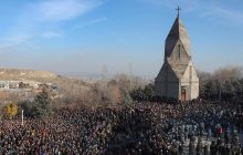 У Вірменії почалась триденна жалоба за загиблими у конфлікті в Нагірному Карабасі (фоторепортаж)