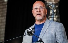 "Нытье, как у маленького плаксы": американский промоутер раскритиковал интервью Ломаченко