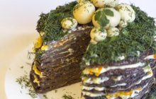 Смачний печінковий торт: рецепти улюбленої домашньої закуски