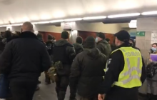 Протест ФОПів: у мережі показали станцію метро, заповнену нацгвардійцями (відео)