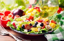 Вкусные витаминные салаты: рецепты блюда из свежих овощей
