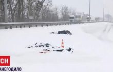 На Житомирській трасі Porsche збив подружню пару (відео)