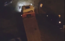 В Киеве эвакуатор разбил четыре припаркованных машины (видео)