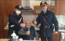 В Італії пенсіонер почувався самотнім на Різдво й викликав поліцейських, щоб разом відсвяткувати