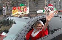 В Николаеве такси рулит подруга Санта-Клауса (видео)