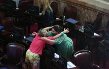 Сенат Аргентини схвалив законопроект про легалізацію абортів (фоторепортаж)