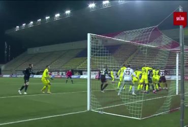 Зоря - Дніпро-1 - 3:0. Гол Іванісені
