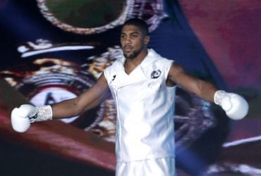 Боксер Ентоні Джошуа втратив двох тренерів в ДТП в Нігерії