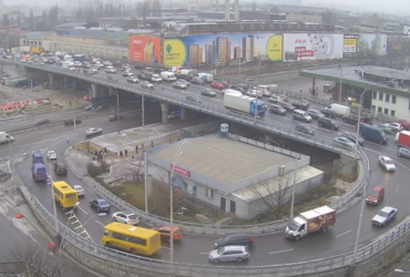 У Києві сталася серйозна аварія: обмежено рух у бік Шулявського мосту