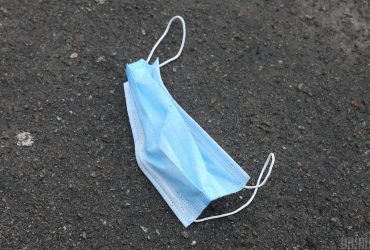 На Шрі-Ланці глава МОЗ просувала чарівне зілля проти COVID-19, її звільнили