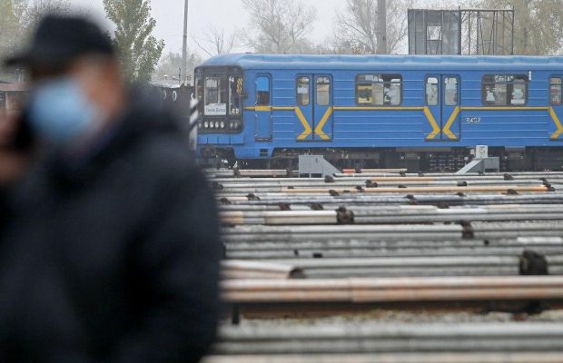 Кабмин запретил пассажирские перевозки в "красных зонах"