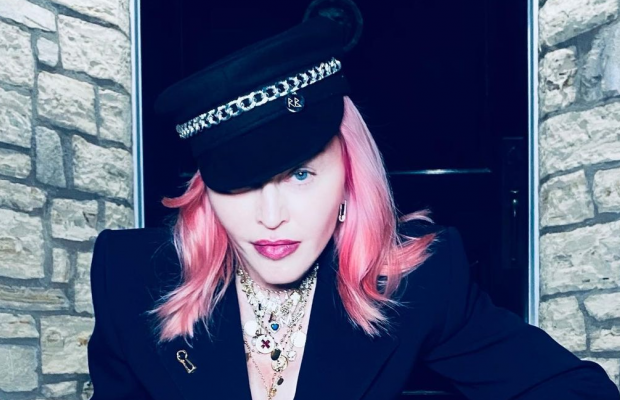 Мадонна вперше зробила собі татуювання (фото)