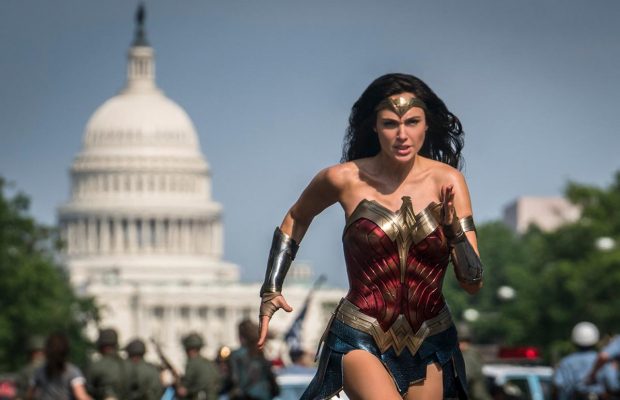 Що в кіно з 17 грудня: довгоочікувана «Диво-жінка 1984», історія реального Роккі та інші прем'єри тижня