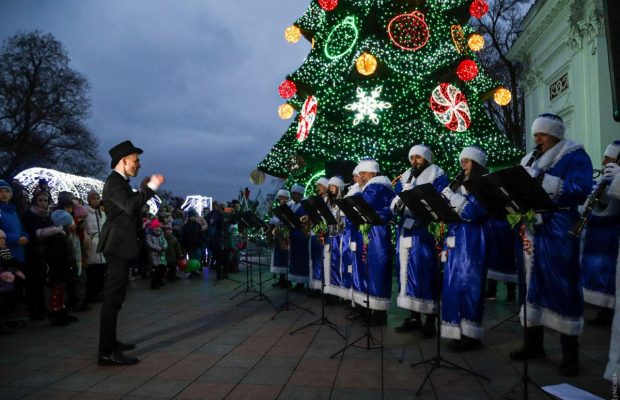 "Петушок с кличкой "Батерфляй": на відкритті ялинки в Одесі увімкнули російський "блатняк" (відео)
