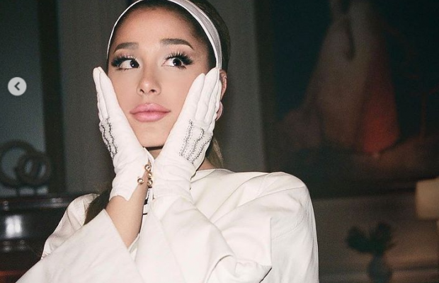 Співачка Аріана Гранде повідомила про заручини і показала обручку