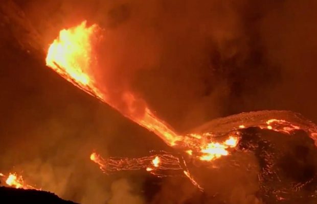 На Гаваях стався землетрус і почалося виверження вулкану Кілауеа (фоторепортаж, відео)